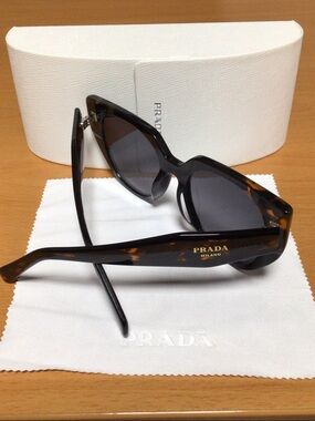 Prada Tortoise Women Round Cat-Eye Sunglasses Dark Gradient Lenz